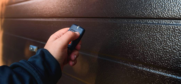 automatic door opener with remote control in Welland
