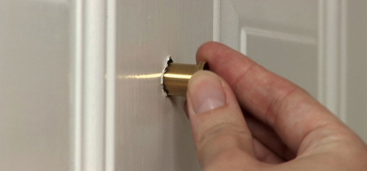 peephole door repair in Welland
