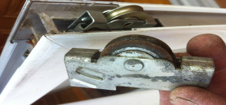 screen door roller repair in Welland